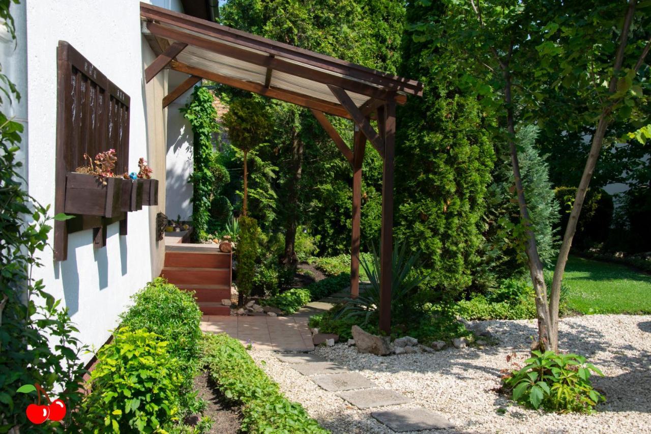 Két cseresznye vendégház Siófok Exterior foto